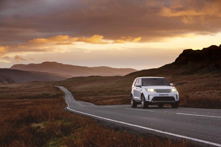  Land Rover Discovery HSE Td6 2017 года  (UK) (фото 26 из 40)